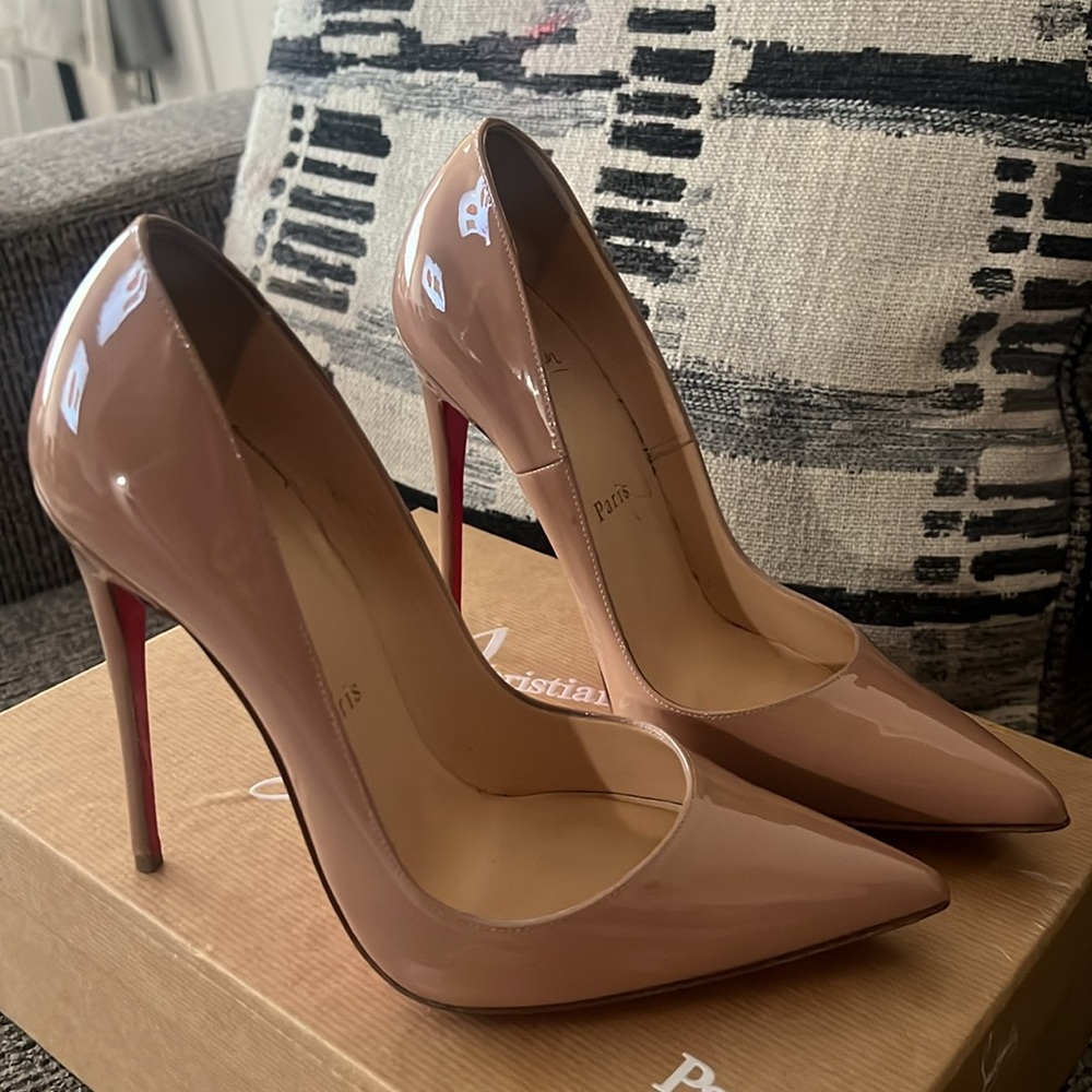 Christian louboutin So Kate 120 patent .